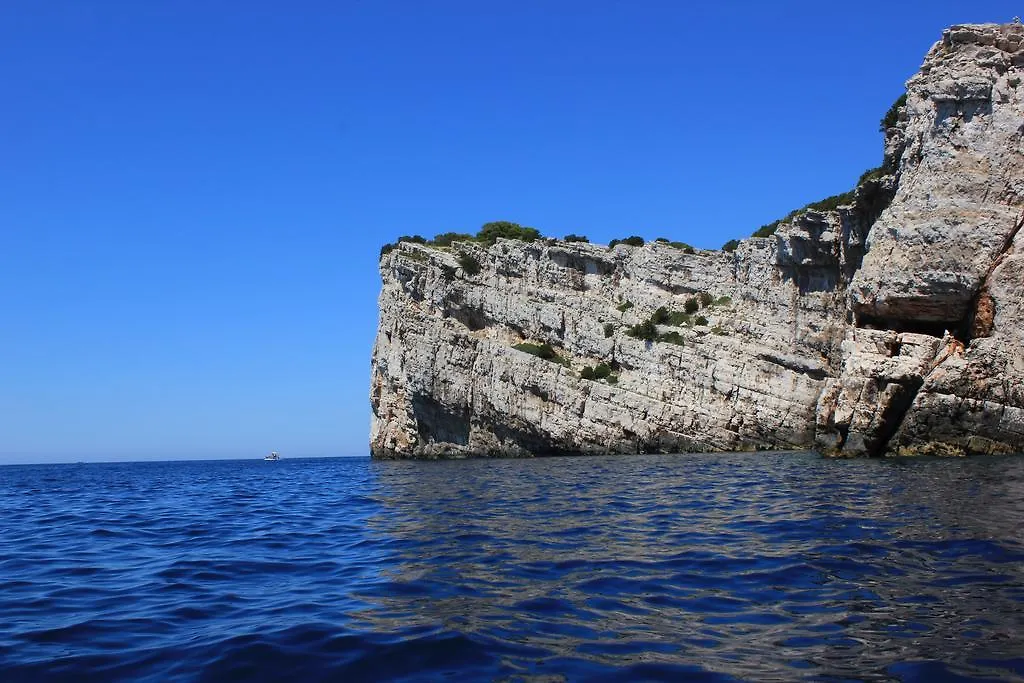Pansion Alen - Dugi Otok Bed & Breakfast Luka  3*, Luka (Dugi Otok)